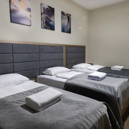 Nesvit Hotel Kiev Buitenkant foto