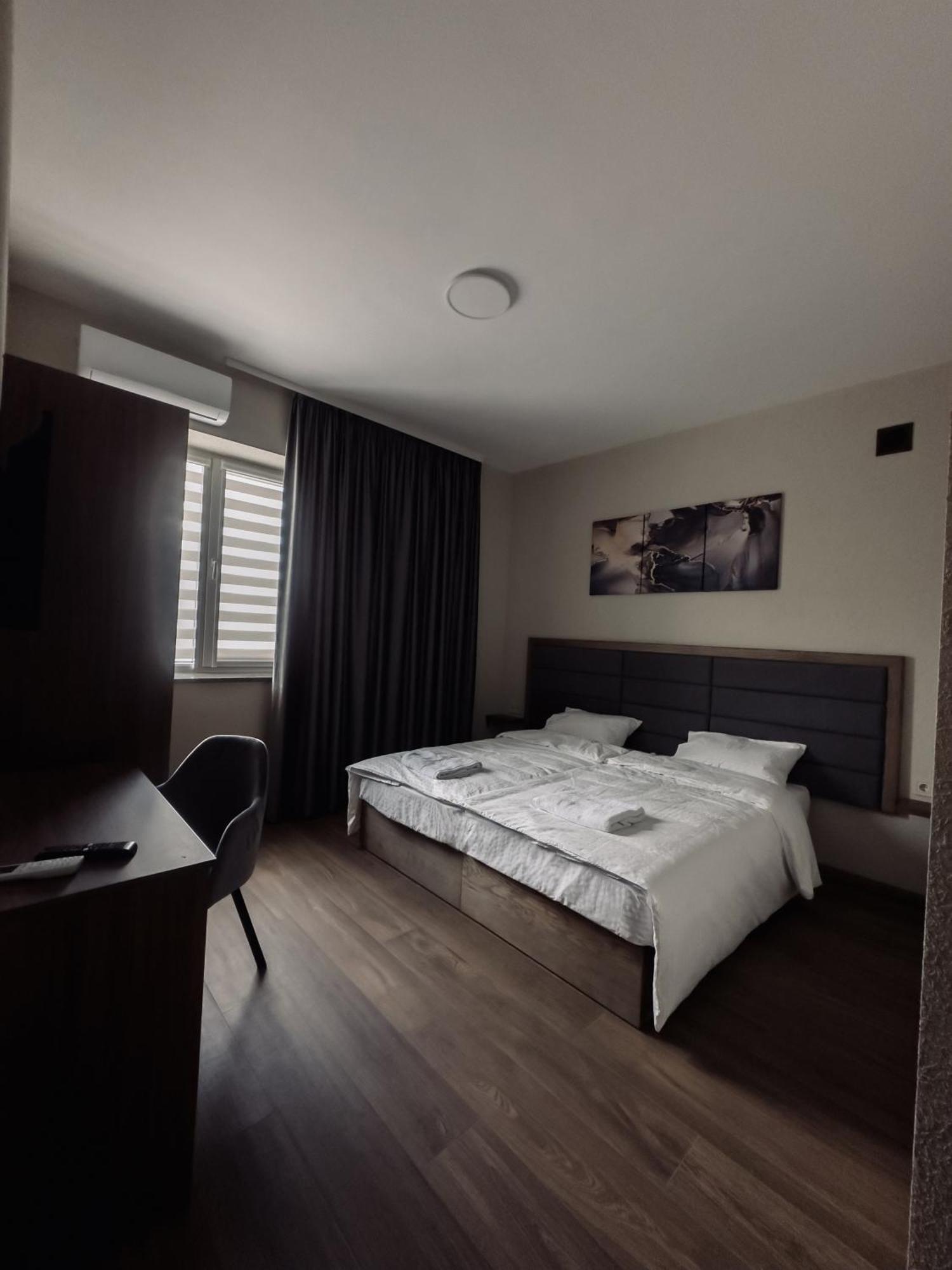 Nesvit Hotel Kiev Buitenkant foto